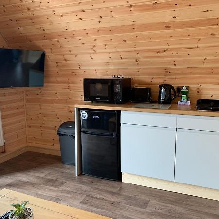 Pond View Pod 3 With Private Hot Tub -Fife - Loch Leven - Lomond Hills Villa Kelty Buitenkant foto