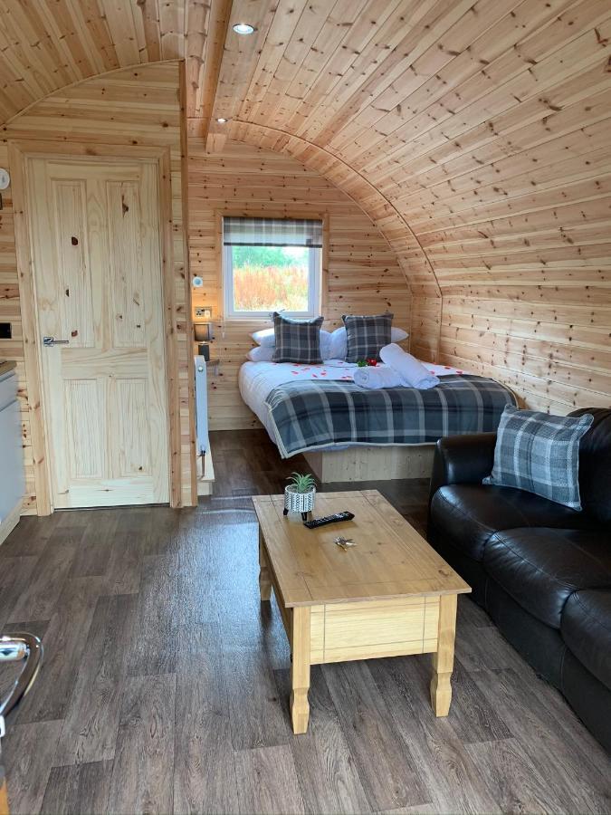 Pond View Pod 3 With Private Hot Tub -Fife - Loch Leven - Lomond Hills Villa Kelty Buitenkant foto