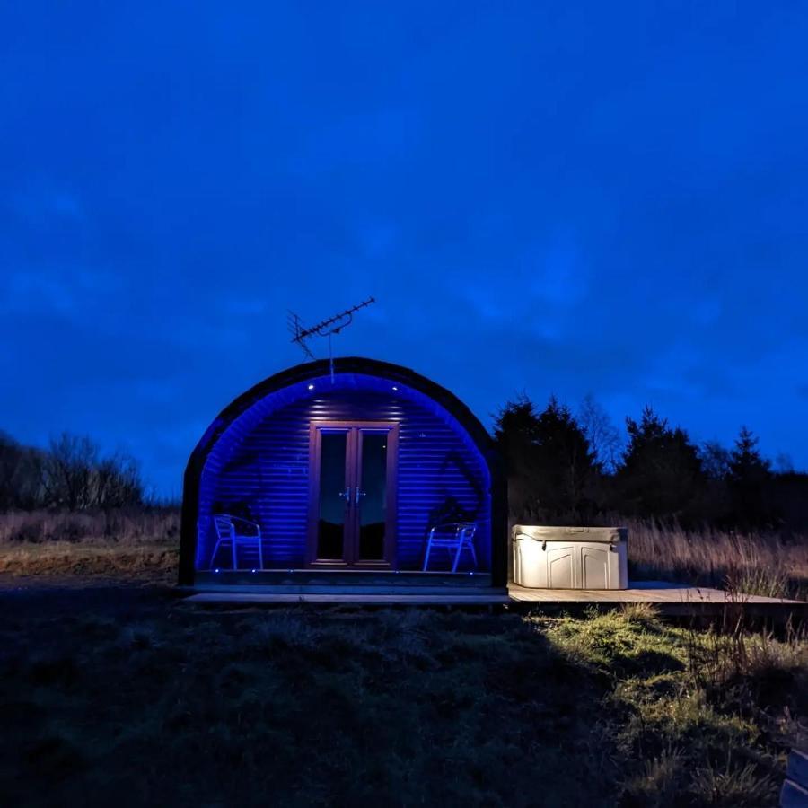 Pond View Pod 3 With Private Hot Tub -Fife - Loch Leven - Lomond Hills Villa Kelty Buitenkant foto